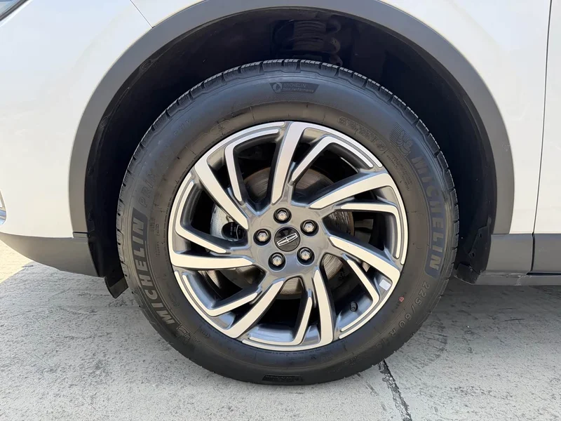 Jeep Renegade — фото 11