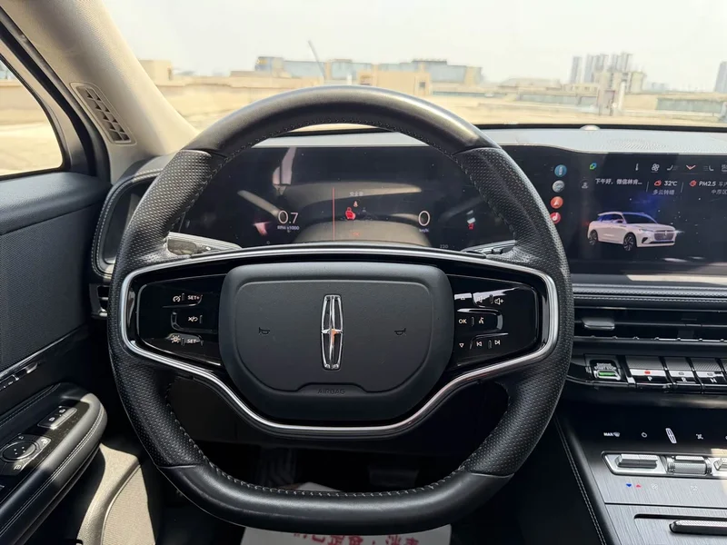 Jeep Renegade — фото 13