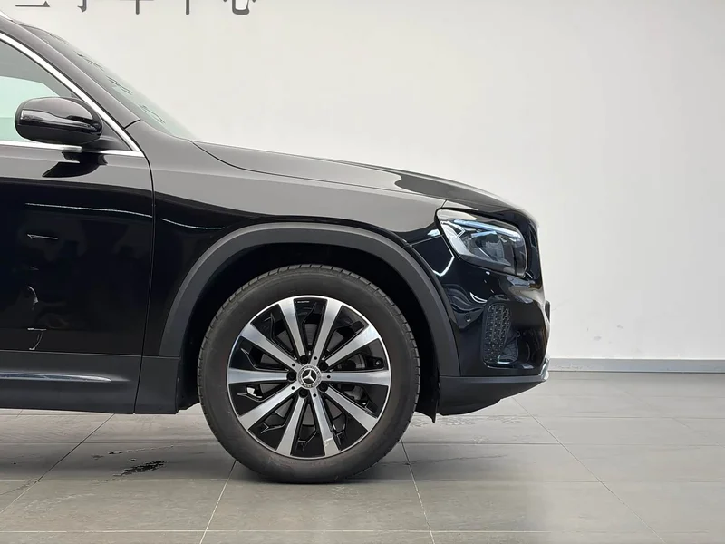 Mercedes-Benz GLB — фото 19