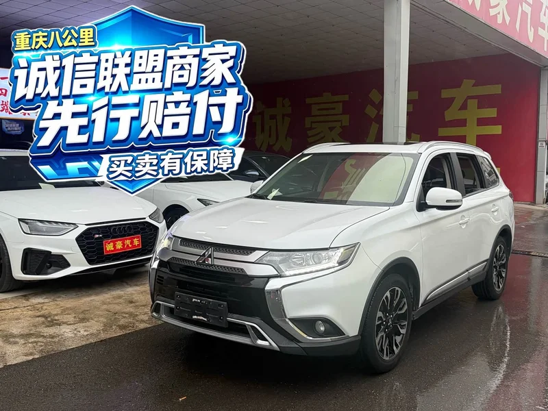 Mitsubishi Outlander — фото 1