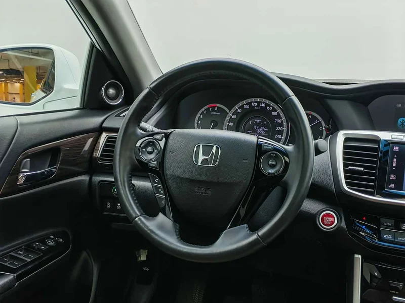 Honda Accord — фото 16