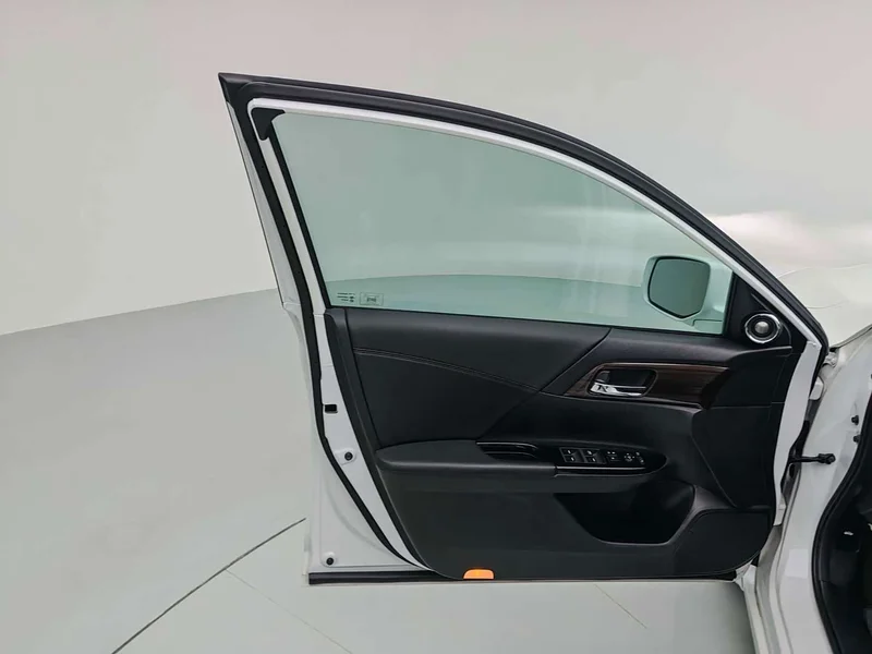 Honda Accord — фото 20