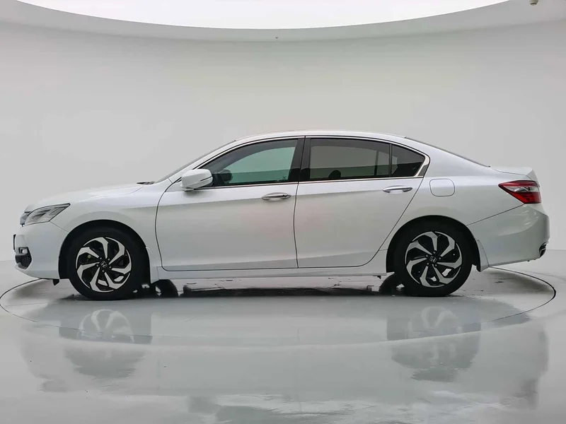Honda Accord — фото 21
