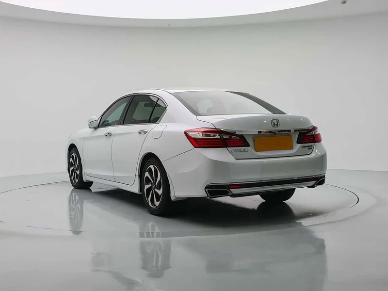 Honda Accord — фото 3