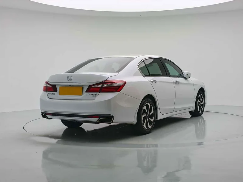 Honda Accord — фото 5