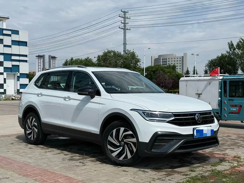 Volkswagen Tiguan L — фото 3