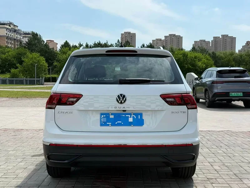 Volkswagen Tiguan L — фото 8