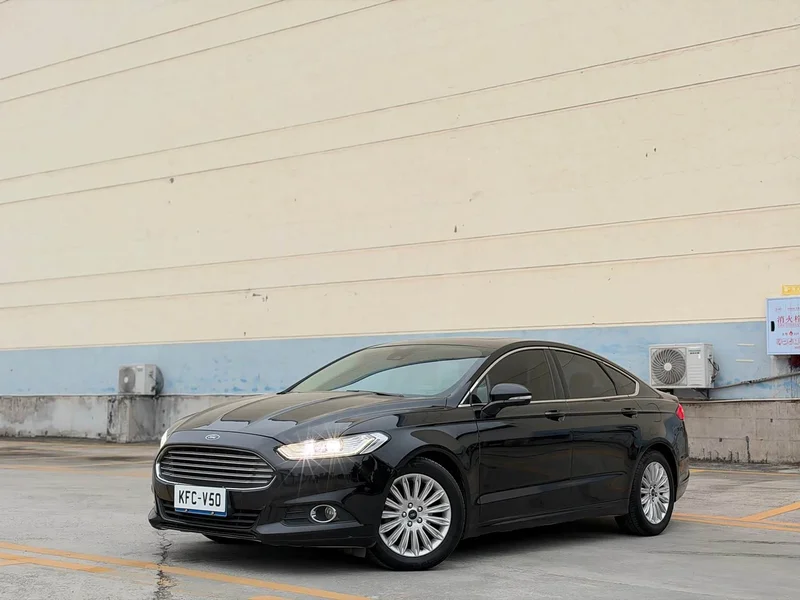 Ford Mondeo — фото 1