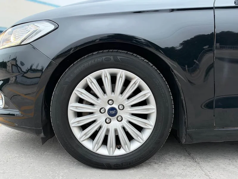 Ford Mondeo — фото 11