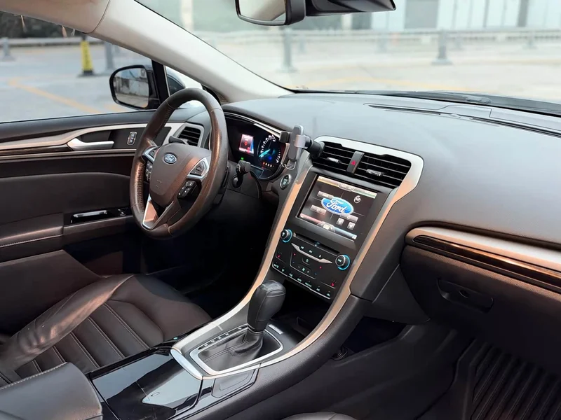 Ford Mondeo — фото 16