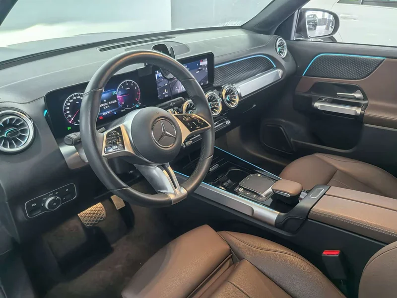 Mercedes-Benz GLB — фото 12