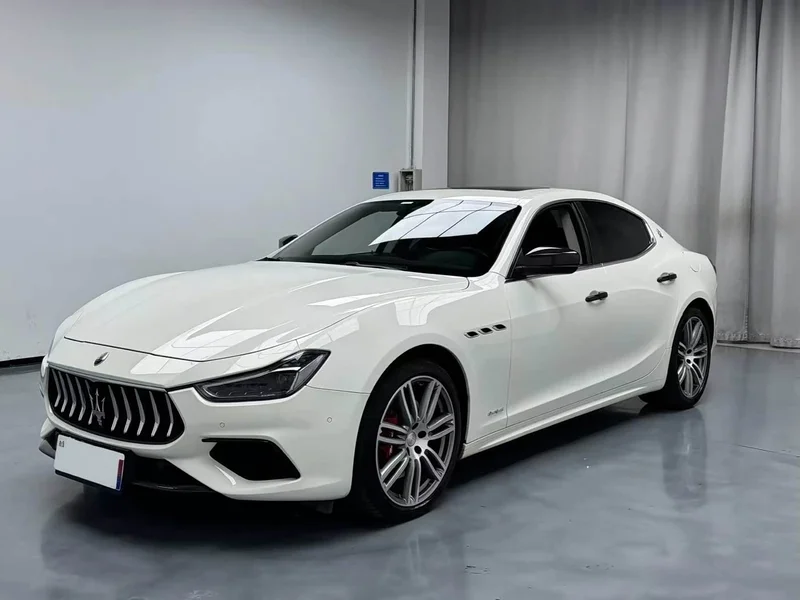 Maserati Ghibli — фото 1