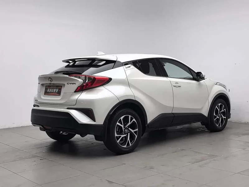 Toyota C-HR — фото 2