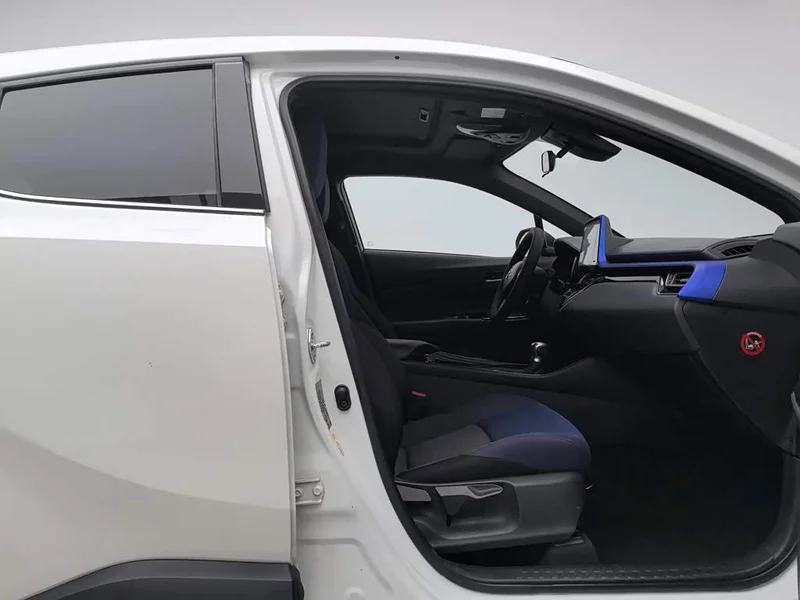 Toyota C-HR — фото 23