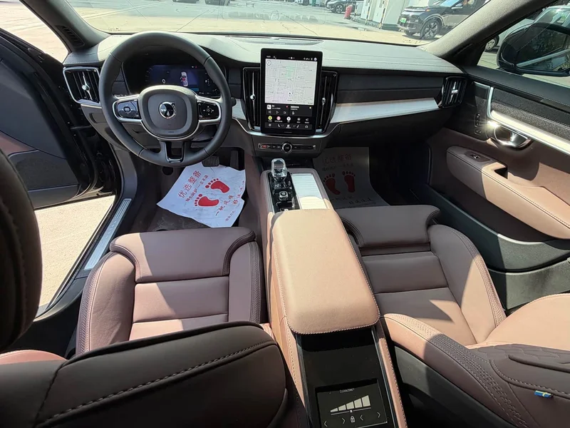 Volvo S90 — фото 16