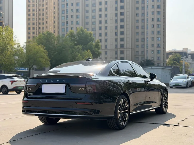 Volvo S90 — фото 19