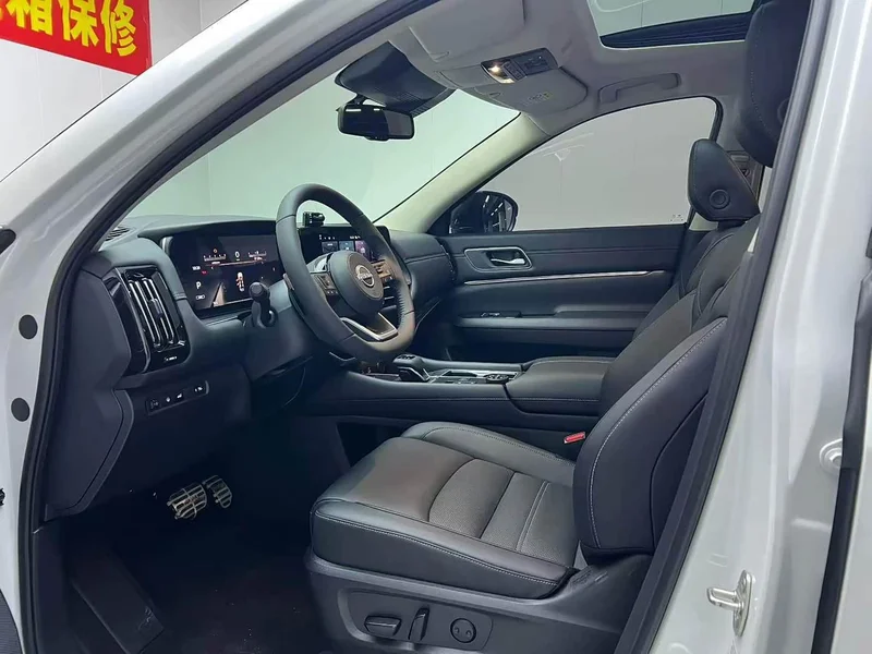 Nissan Pathfinder — фото 7