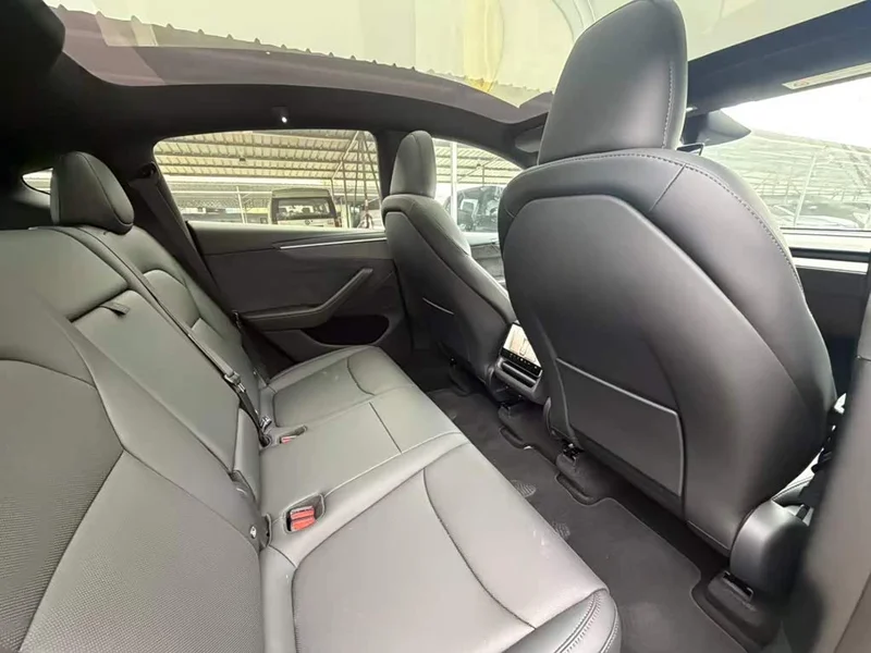 Tesla Model Y — фото 6