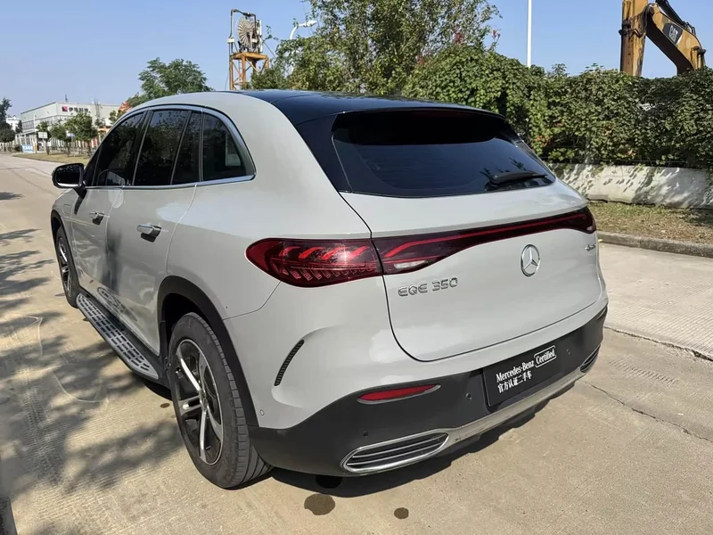 Mercedes-Benz EQE SUV — фото 12