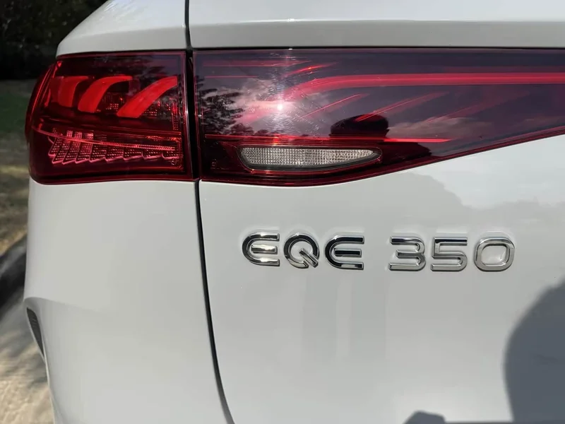 Mercedes-Benz EQE SUV — фото 13