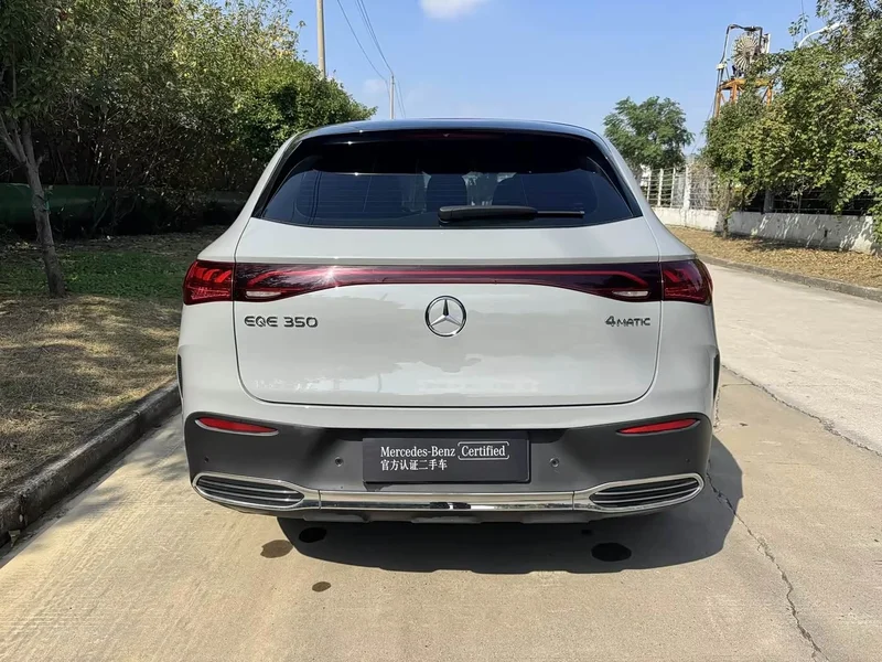 Mercedes-Benz EQE SUV — фото 10