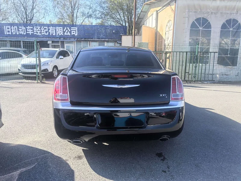 Chrysler 300C — фото 2