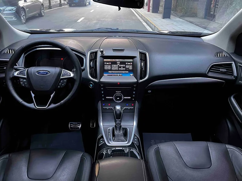 Ford Edge — фото 11