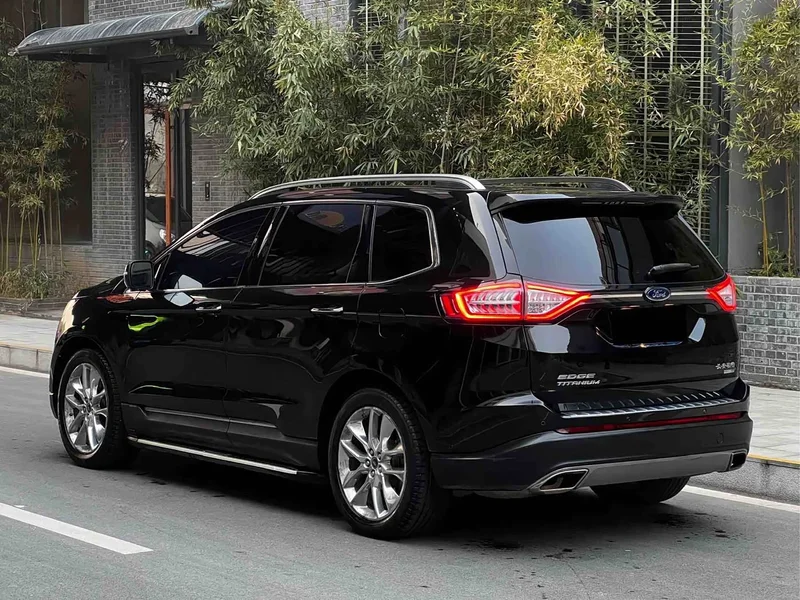 Ford Edge — фото 13