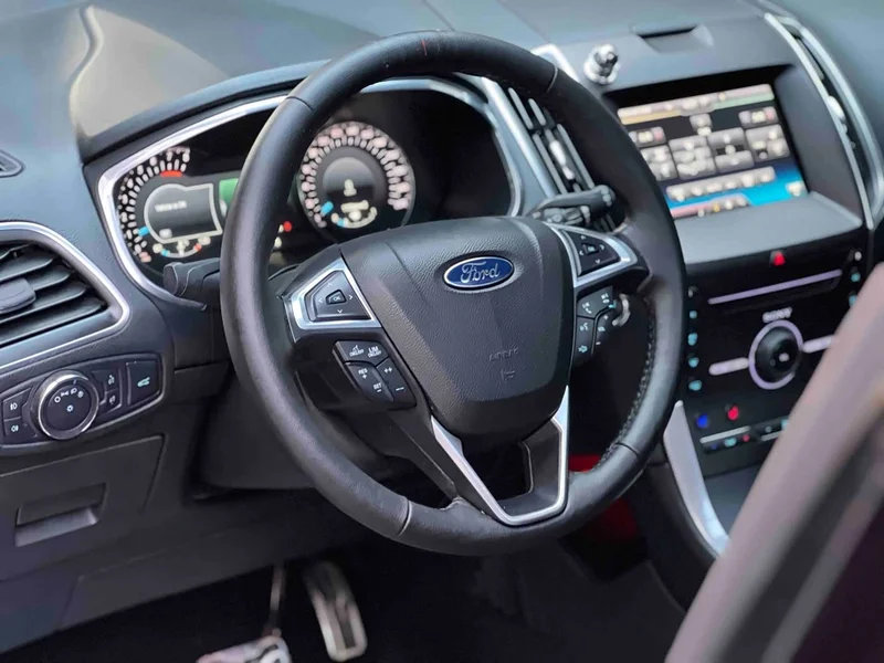 Ford Edge — фото 8