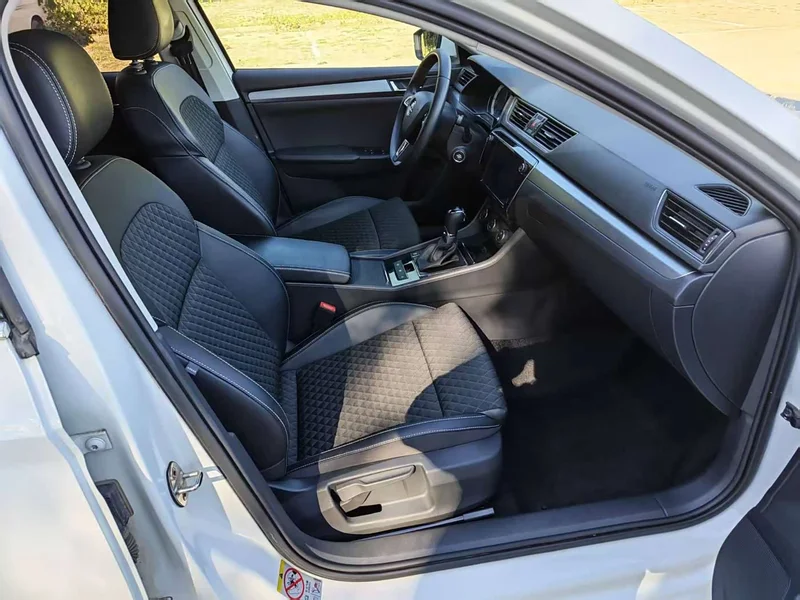 Skoda Superb — фото 11