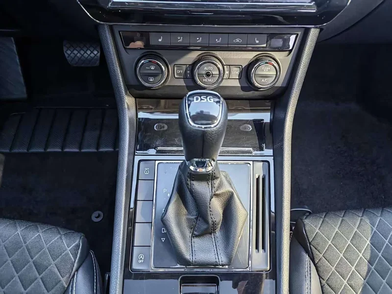 Skoda Superb — фото 12