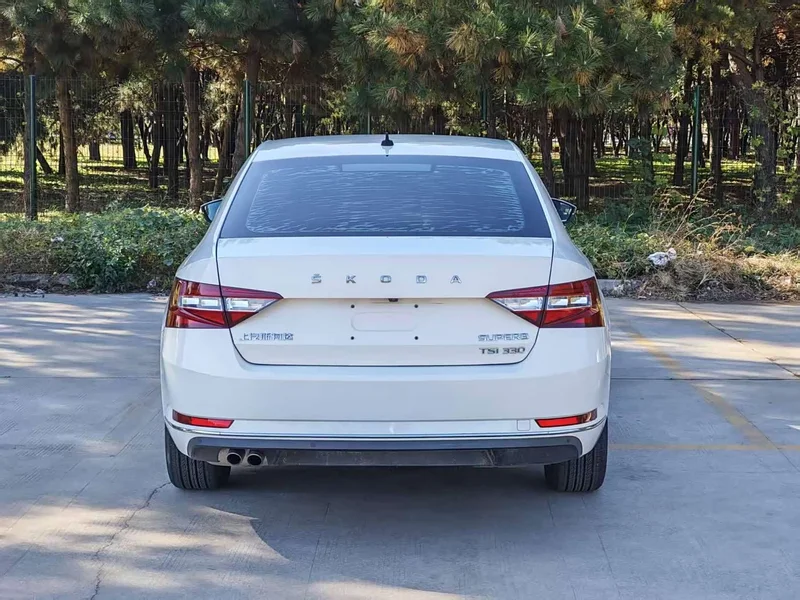 Skoda Superb — фото 3