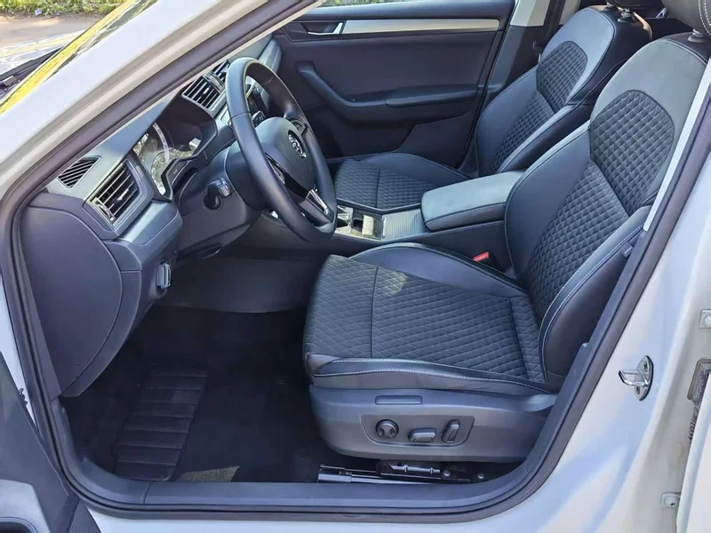 Skoda Superb — фото 7