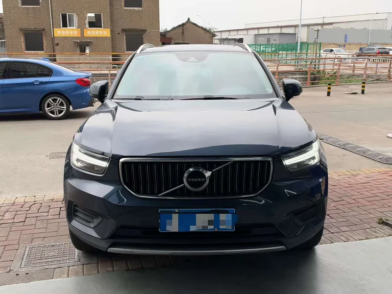 Volvo XC40 — фото 2