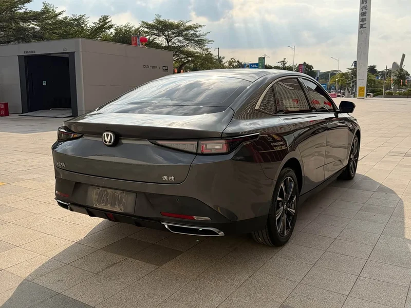 Changan Eado — фото 16