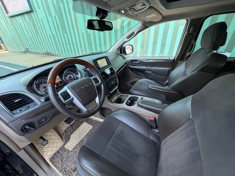 Jeep Grand Voyager Imported — фото 3