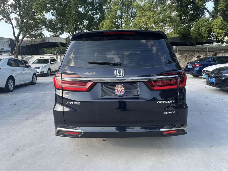 Honda Odyssey — фото 12