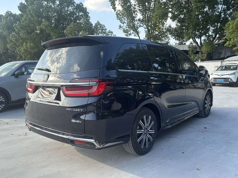 Honda Odyssey — фото 13