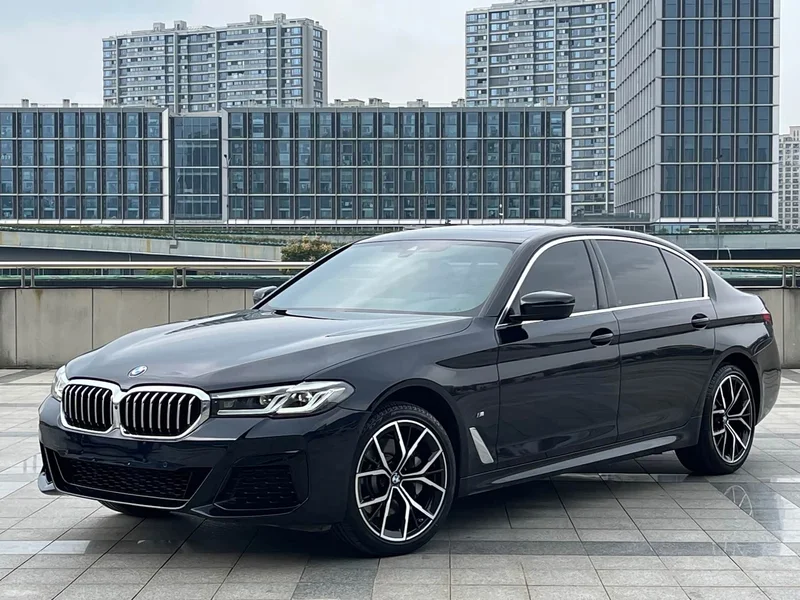 BMW 5-Series — фото 1
