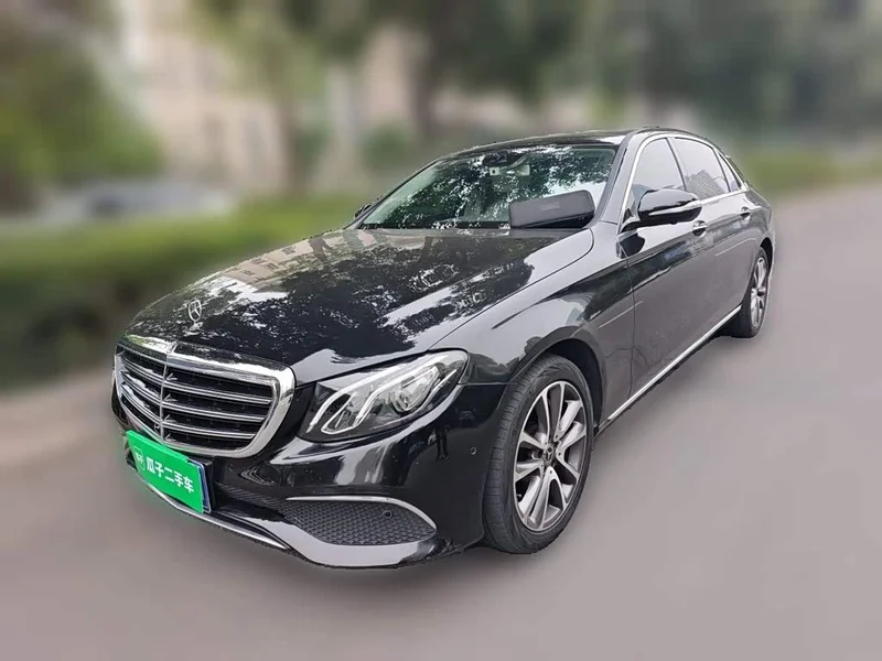 Mercedes-Benz E-Class — фото 1