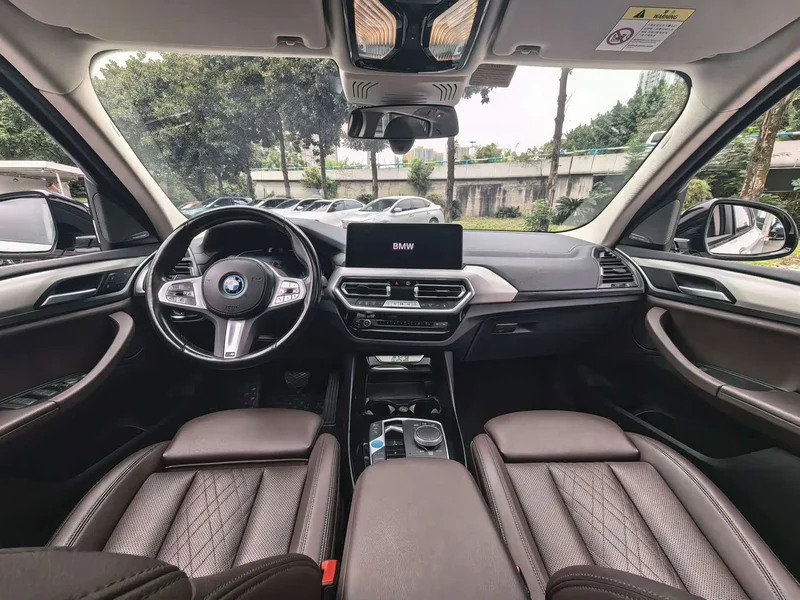 BMW iX3 — фото 12