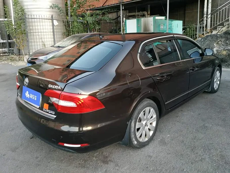 Skoda Superb — фото 3