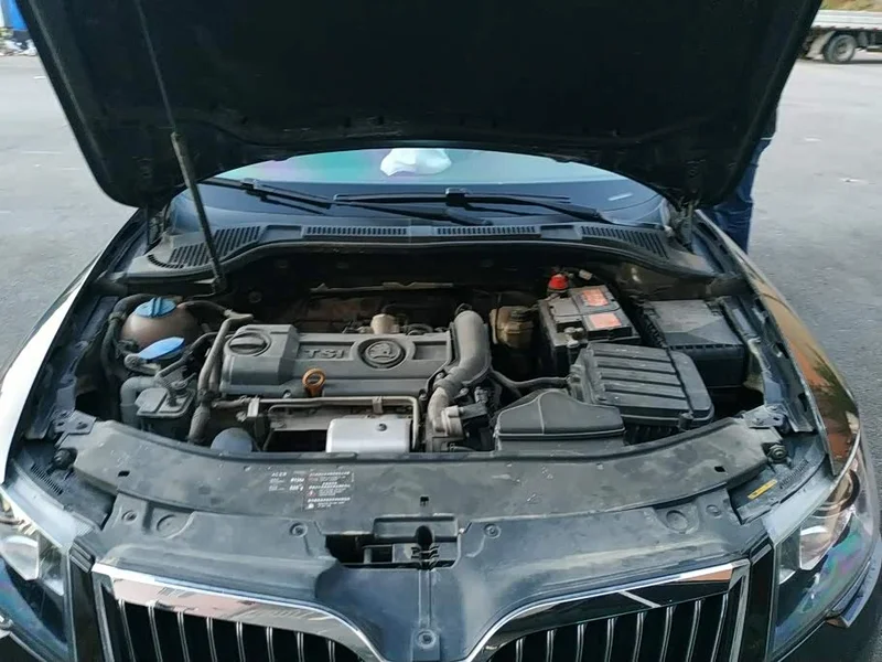 Skoda Superb — фото 9
