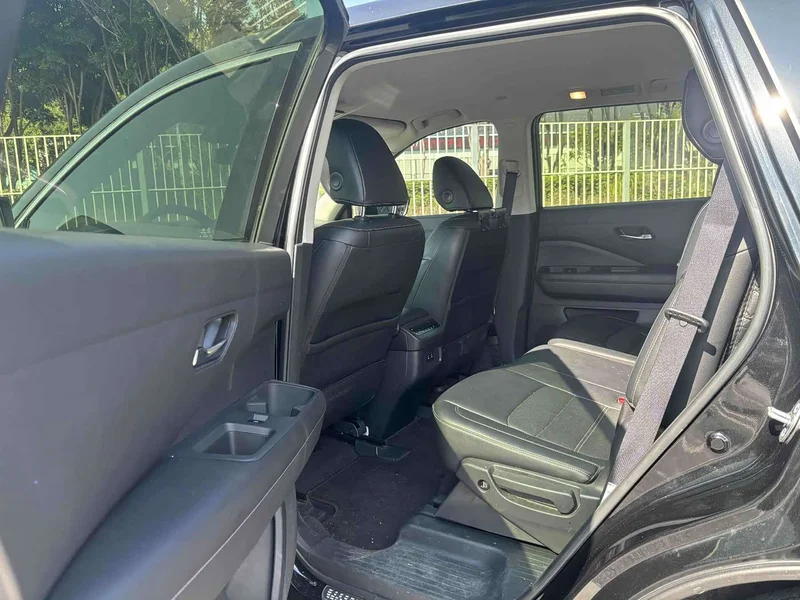 Nissan Pathfinder — фото 9