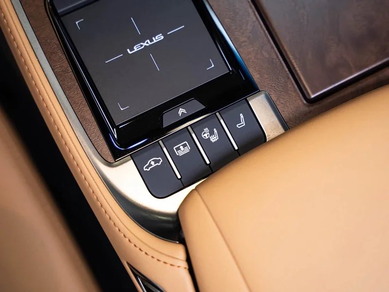 Lexus LS — фото 21