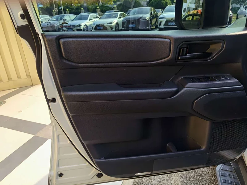 Toyota Prado — фото 17