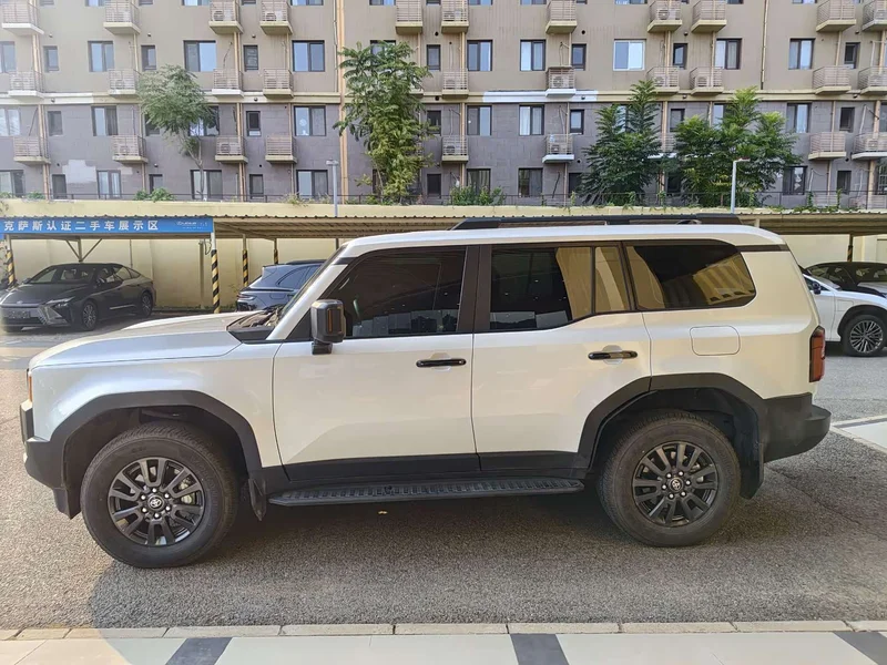 Toyota Prado — фото 3