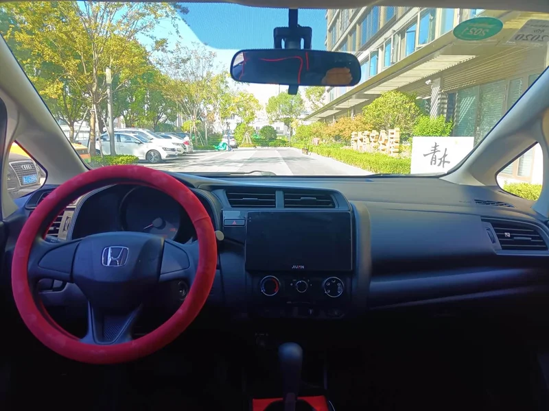 Honda Fit — фото 11