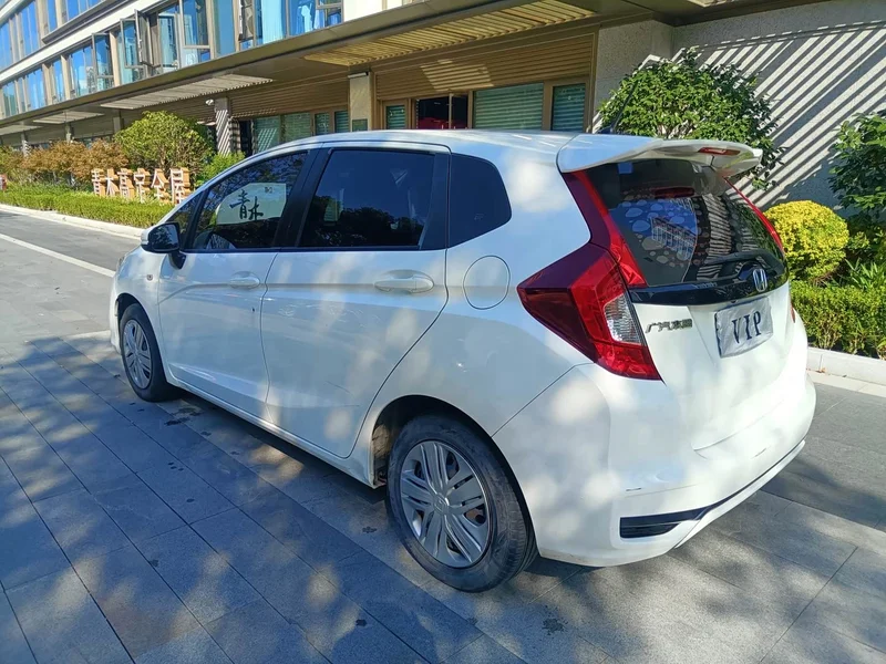 Honda Fit — фото 4