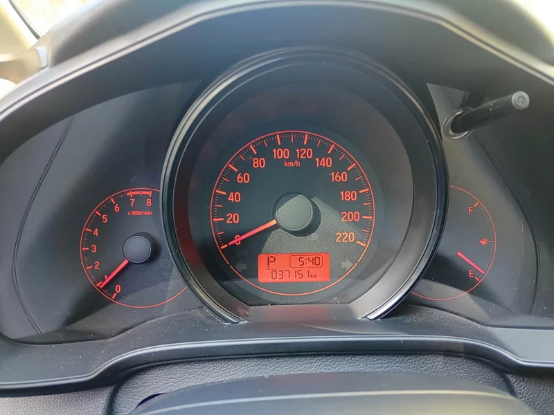Honda Fit — фото 10